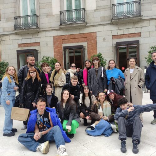 ACTIVIDADES COMPLEMENTARIAS | Alumnado de Deseño de Moda e Deseño de Produto realiza unha viaxe artístico cultural a Madrid